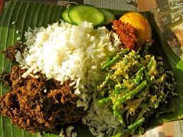 Something My Customers Liked Nasi Uduk With Beef Rendang Sambal Telur And Urap Sayur Coconut Rice With Padang Styl Resep Makanan Masakan Indonesia Makanan