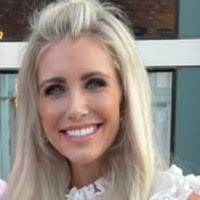 Leslie Newberry's Instagram, Twitter & Facebook