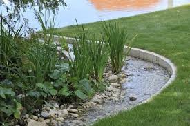 Bachlauf Selber Bauen Anleitung Und Praktische Tipps Bachlauf Selber Bauen Wasserspiel Garten Bachlauf Im Garten