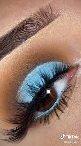 Prom Makeup Look Video In 2020 Eye Makeup Tutorial Eyeshadow Looks Eye Makeup