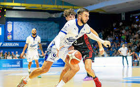 Photo N1M : La performance XXL de Lucas Thvenard  Le Tlgramme