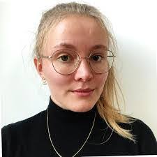 Lilly Unger's Instagram, Twitter & Facebook