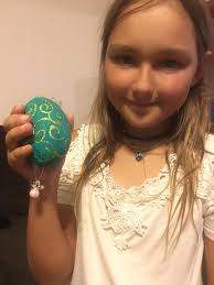 These 2 went downtown this afternoon. And one necklace was given out!