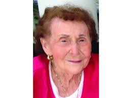 Dixie Stauffer's Instagram, Twitter & Facebook