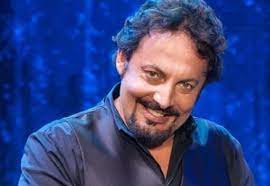 Feed for this entry trackback address. Enrico Brignano Tutto Casa E Teatro L Affettuoso Mormorio Del Nulla Corriere It