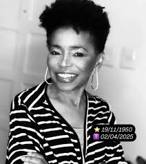 Acordamos hoje com a triste notícia dessa grande perda. Wanda Chase é um  dos maiores nomes do jornalismo baiano, militante do movimento negro, e uma  grande referência que dominava a cultura da