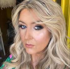 How forking cool is this cutlery set! 😍🍴 16 Piece Black & Gold Cutlery  Set (14-45-003-00) €16 Find your nearest store: bit.ly/homesavers-locations