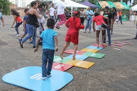Los juegos siempre se determinan por las condiciones sociales del lugar donde se desarrollen. Ei Cibao En Santo Domingo Mostro La Cultura De Esta Region En La Plaza Espana Metro Republica Dominicana