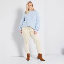 Jean skinny, 7/8e, slim, regular… dénichez la coupe qui vous sied le mieux et profitez de nos petits prix et promotions régulières. Pantalon En Velours Cotele Grande Taille Femme Beige Kiabi 22 00