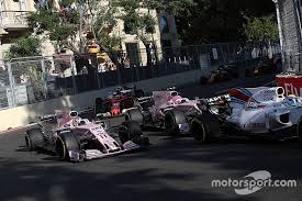 Pues gracias a manuelescky, un usuario de la red social twitter podemos hacernos una idea bastante aproximada de lo que sería. F1 2017 In Baku Sergio Perez Sauer Auf Esteban Ocon