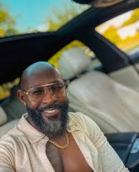 Hey Loves! Should I cut my beard? I need a 1000 yess!!😍😍