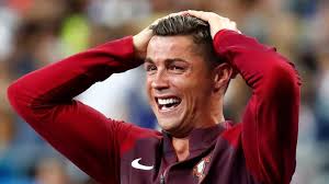 Portugal hat es ins finale geschafft. Wissenswertes Zu Portugal Bisherige Em Teilnahmen Schlusselspieler Und Der Trainer Teams Euro 2020 Fussball Sportschau De