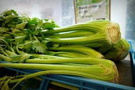 9 Huiles Essentielles Qui Aident A Maigrir Naturellement Maigrir Naturellement Huiles Essentielles Pour Maigrir Aliments Anti Inflammatoires