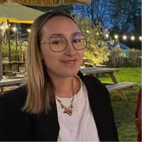 10 "Elsa Roche" profiles