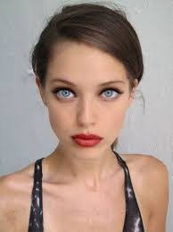 April Stahl's Instagram, Twitter & Facebook