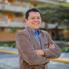 José miguel de la carrera y verdugo (santiago, 15 de octubre de 1785 2 3 —mendoza, 4 de septiembre de 1821) fue un político y militar chileno.prócer de la emancipación de chile y destacado participante en las guerras de independencia, es reconocido como uno de los «padres de la patria de chile», jefe de gobierno, el primer general en jefe del ejército y el primer caudillo en la. Jose Miguel Fernandez Arias Utpl