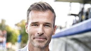 Pizzabager, håndboldsælger og 'The American Dream': Her er AaBs andet  guldhold i dag