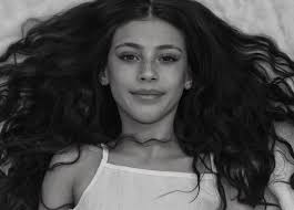 Hey guys!! I'm pretty new into photography and I would love some help