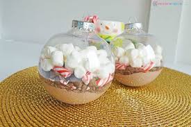 Hot chocolate label tags and hot chocolate label instruction tags {see below to download. Christmas Gift Idea Hot Cocoa Christmas Ornament Your Kids Can Make Mama Instincts