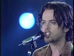 The lead singer won the competition for world idol with his fantastic voice while taking a lot of flak for his plain appearance, proving once again, like susan boyle, that people want to hear the voice not stare at the person, and that the gift of a beautiful voice is. Espen Lind When Susannah Cries Live In Korea Youtube