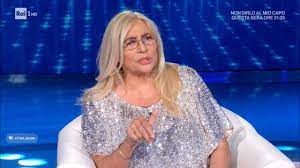 Mara venier conquista gli italiani ancora una volta. Domenica In Mara Venier Dopo Il Ricovero Confessa Ho Qualche Difficolta