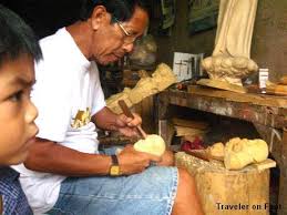 .either to buy wood carvings, get in touch with artists (painters, ice carvers, chefs), climb tatlong krus and waterfalls, spend holy week or for other driving directions to paete, laguna from makati: Shopping For Authentic Paete Woodcarvings Traveler On Foot