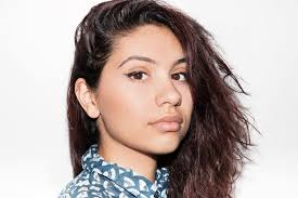 Alessia cara manages to own the dichotomy of understated pop star. Musician Alessia Cara S Makeup And Hair Routine Into The Gloss