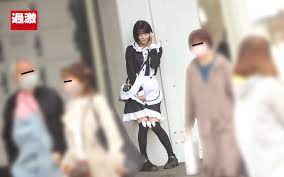 ナチュラルハイ夏スペシャル 街中リモバイ羞恥 人混みの中で遠隔責めされ公然イキする敏感娘 - アダルト動画 ソクミル