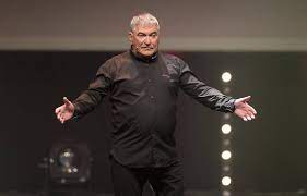Les réseaux sociaux sont parfois le théâtre de confrontations inexplicables et ils nous l'ont encore prouvé ce mercredi. L Humoriste Jean Marie Bigard Annonce Mettre Un Terme A Sa Carriere Solo En 2020
