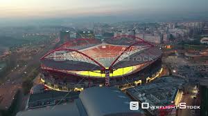 El estádio da luz, denominado oficialmente estádio do sport lisboa e benfica, es un estadio de fútbol ubicado en lisboa, portugal.es propiedad de benfica, que disputa en él sus partidos como local. Overflightstock Drone Video Estadio Da Luz Sport Lisboa E Benfica Stadium At Lisbon City Portugal Aerial Stock Footage