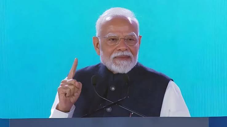 ब्लूमबर्ग फोरम में PM मोदी ने दुनिया को दिखाया विकास का नया रास्ता, कहा- तकनीक का असली लक्ष्य लाखों लोगों की क्षमता बढ़ाना - India TV Hindi