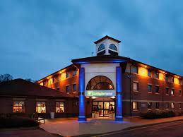 The nearest birmingham airport is disposed in 31.5 km from the hotel. Holiday Inn Express Warwick Stratford Upon Avon Warwick 2021 Updated Prices Deals