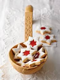 Linzer Sterne Mit Hagebuttenkonfiture Rezept Weihnachtsrezepte Platzchen Backen Weihnachten Fruhstuck Dessert
