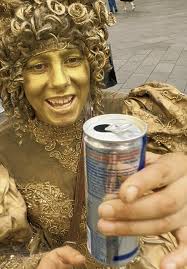 Gold Lady from London try Redbull #redbull #goldladystatuelondon  #streetperformanceart #londonstreetperformances #foryoupage  #streetperformanceartuk #viral #statues #gold #livingstatue ...