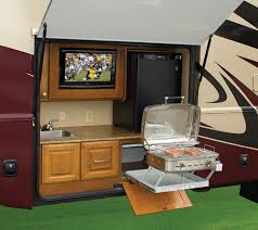 Fifth wheels built to withstand the harshest elements you encounter on your journey. Outdoor Kitchens For Your Rv