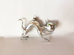 Bottle brush christmas trees became popular after being patented in the 1930s. Pair Of Antique Mercury Glass Bead And Wire Christmas Bell Ornaments Home Decor Ornaments Accents Deshpandefoundationindia Org