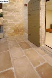 Le Charme De L Ancien Avec Du Carrelage Neuf En Beton Carrelage Terrasse Carrelage Terrasse Exterieur Carrelage