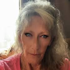 Tina Bergmann's Instagram, Twitter & Facebook