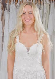 Siegburgaktuell berichtet täglich über das leben in. Boho Vintage Brautkleid Leicht Und Fliessend In 2020 Brautmode Braut Brautkleid