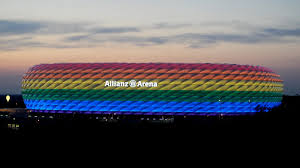 2015 feiert die allianz arena zehnjähriges jubiläum. Em In Munchen Uefa Lehnt Regenbogen Arena Ab Munchen Sz De