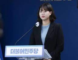 야권에서 '이준석 현상'이라는 이름으로 먼저. Zldxvypccq9gxm