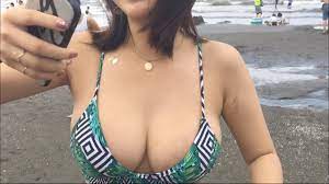 素人エロ画像】動画有：爆乳おっぱいGカッパー女子がビーチでインタビューされるｗｗｗｗ | ふっくら素人エロ画像