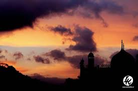 Ada sebuah hadis yang sangat terkenal di bulan ramadan tentang bau mulut orang berpuasa seperti bau minyak kasturi di hadapan allah. Antara Maghrib Dan Isya Ini Amalan Yang Dianjurkan Islam Kaffah