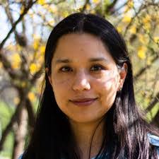 Carolyn Cray's Instagram, Twitter & Facebook