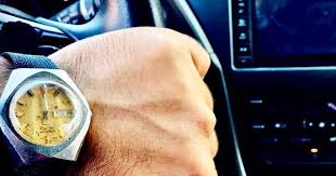 Saat Muhendisi On Instagram Bir Kimse Icin Omrunu Doldurmus Eser Baska Biri Icin Yeniden Hayata Basliyor Omax Omaxsaat Omaxwatches Instagram Kina