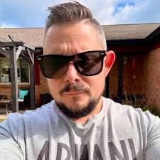 Eli Hart (@El_eye_hART)