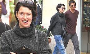 No, pascal does not have a wife or kids. Game Of Thrones Lena Headey And Pedro Pascal Fuel Dating Rumours Daily Mail Online