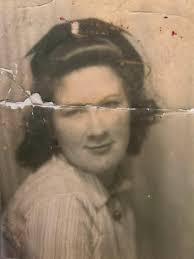 Hi All can anyone clean and Sharpe this image in both Black&white and  colour. Thankyou