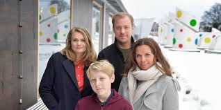 Swedish comedian, author, actress and tv host awards.storytel.com/se/sv. Bonusfamiljen Vacker Kanslor Gp