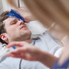 Почему мужчины хуже переносят простуду